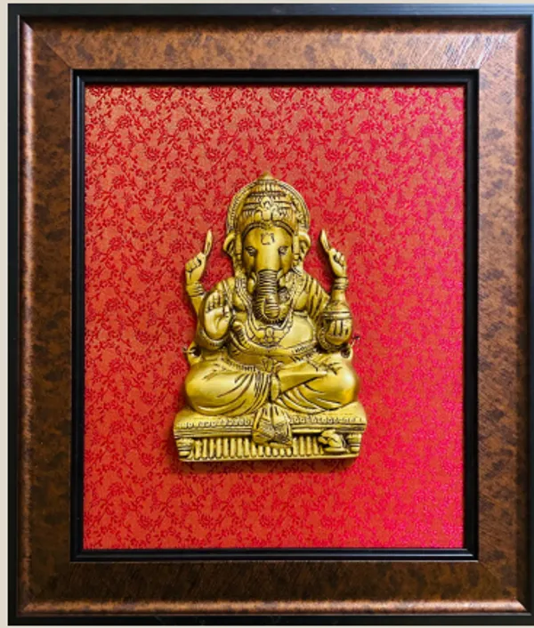 Red_3D_Decorative_Brass_Ganesha_Wall_Frame_With_Red_Background