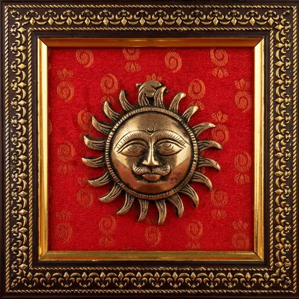 Red_Decorative_Metal_Sun_Face_Wall_Hanging_With_Ornate_Frame