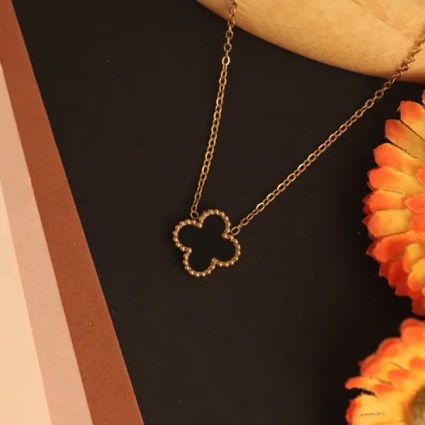 Black_Clover_Pendant_|_For_Women