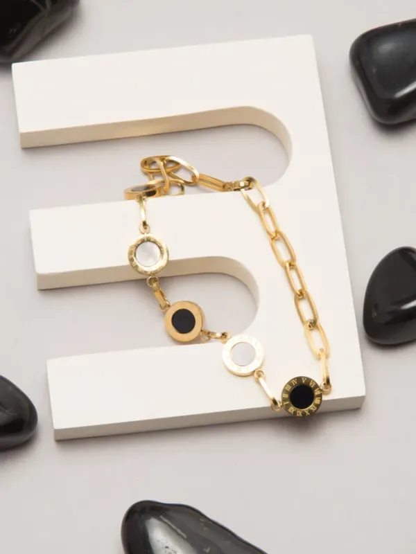Gold_plated_Monochrome_Coin_Bracelet_For_Women