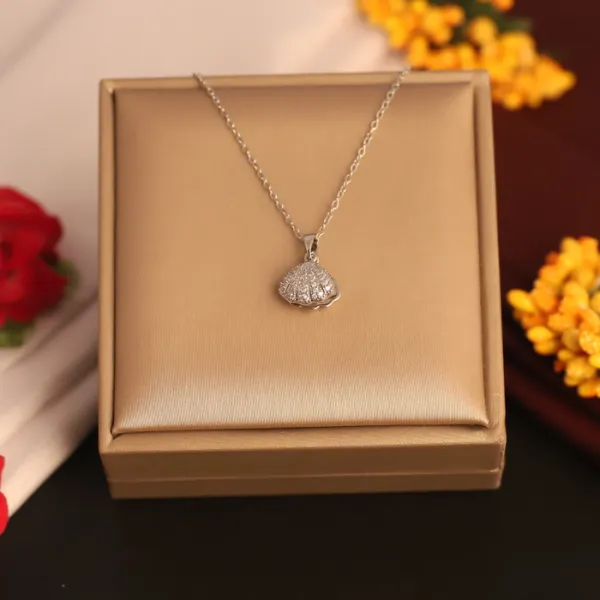 Silver_Sea_Shell_Necklace_|_For_Women