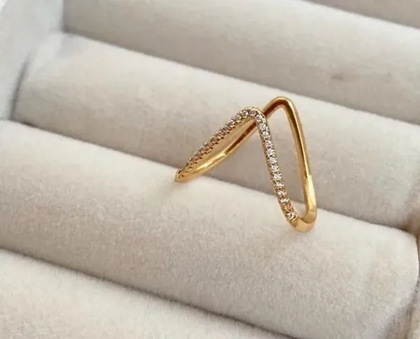 Gold_Plated_Waterproof__V_Shape_Adjustable_Reversible_Ring_For_Women