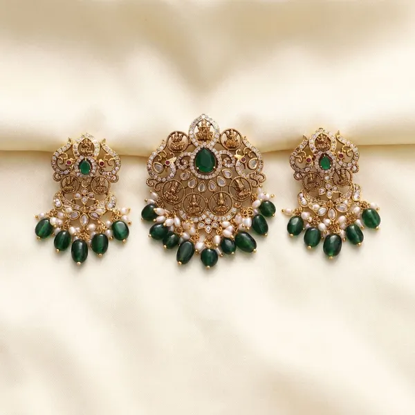 Green_Premium_Metal_Pendant_Set_For_Women