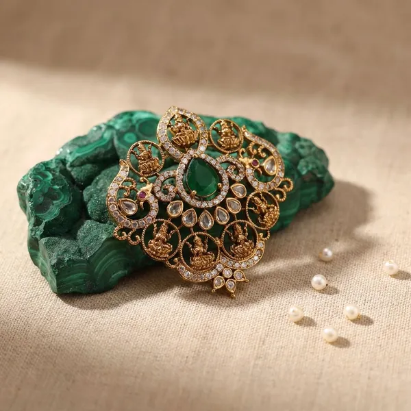 Green_Premium_Metal_Pendant_Set_For_Women