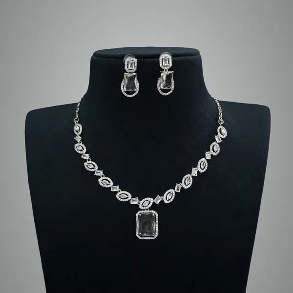 White_Premium_Metal_Necklace_Set_For_Women