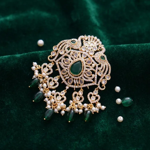 Green_Premium_Metal_Pendant_For_Women