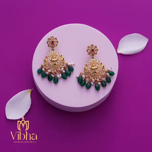 Gold_Premium_Metal_Necklace_Set_Set_For_Women
