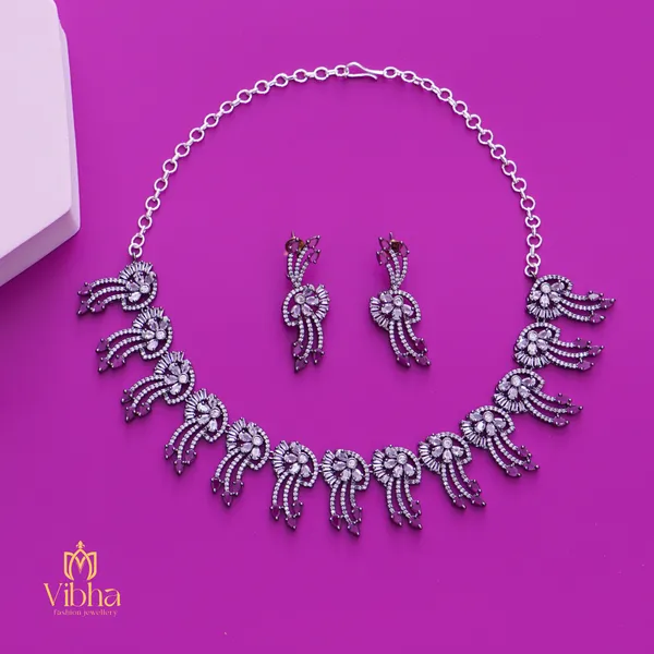 Silver_Premium_Metal_Necklace_Set_For_Women