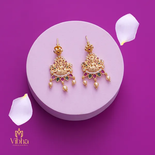 Gold_Premium_Metal_Necklace_Set_For_Women