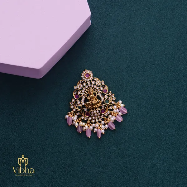 Gold_Premium_Metal_Pendant_For_Women