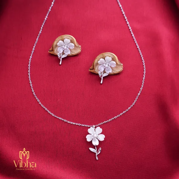 Silver_Premium_Metal_Necklace_Set_For_Women