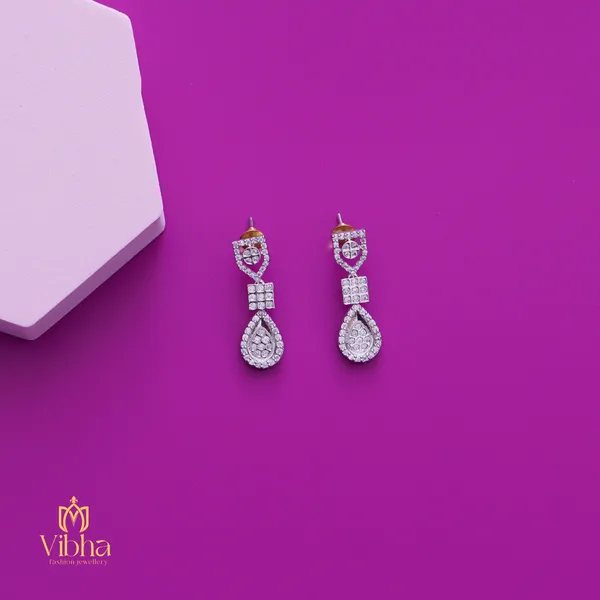 White_Premium_Metal_Necklace_Set_For_Women