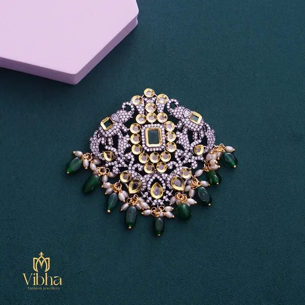 Green_Premium_Metal_Pendant_Set_For_Women