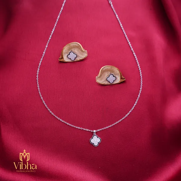 Silver_Premium_Metal_Necklace_Set_For_Women
