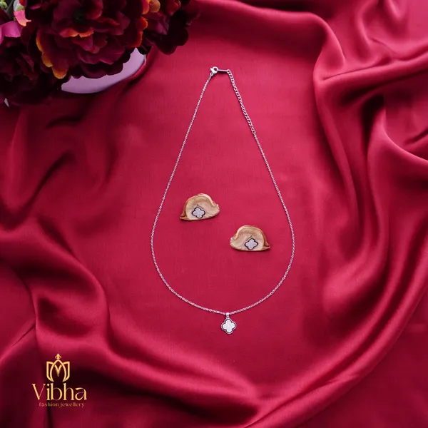 Silver_Premium_Metal_Necklace_Set_For_Women