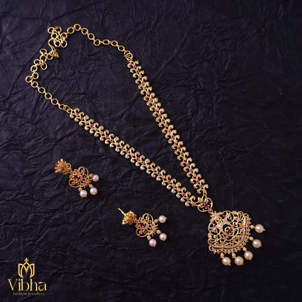 Gold_Premium_Metal_Necklace_Set_For_Women