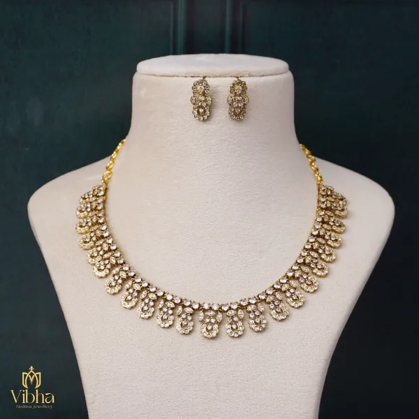White_Premium_Metal_Necklace_Set_For_Women