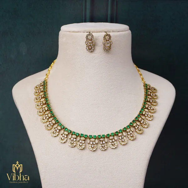 Green_Premium_Metal_Necklace_Set_For_Women