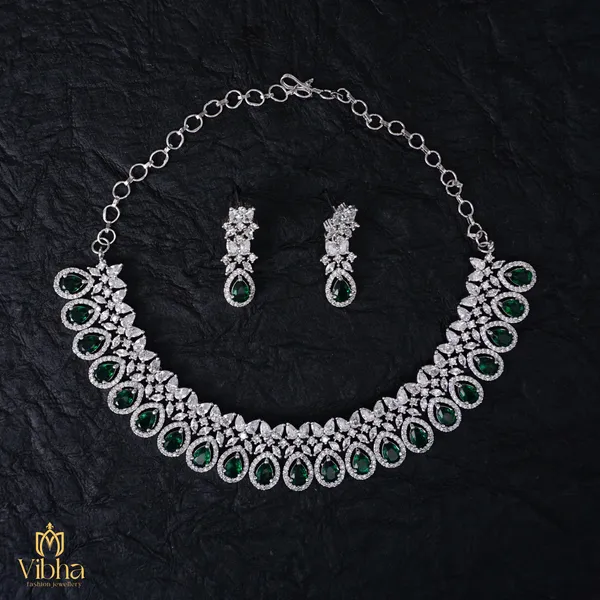 Green_Premium_Metal_Necklace_Set_For_Women