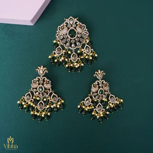 Green_Premium_Metal_Pendant_Set_For_Women
