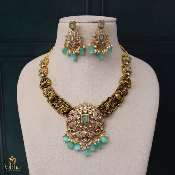 Gold_Premium_Metal_Necklace_Set_For_Women