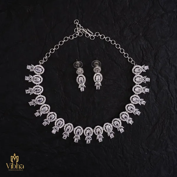 White_Premium_Metal_Necklace_Set_For_Women