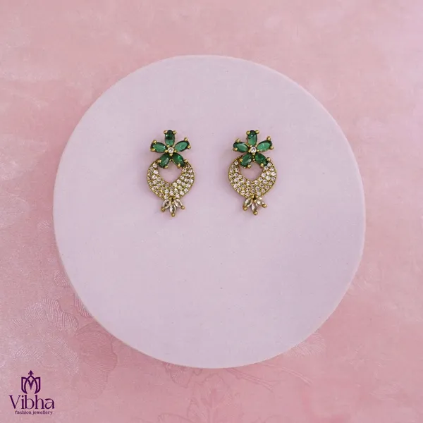 Green_Premium_Metal_Ear_Ring_For_Women