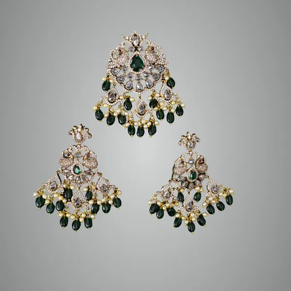 Green_Premium_Metal_Pendant_Set_For_Women