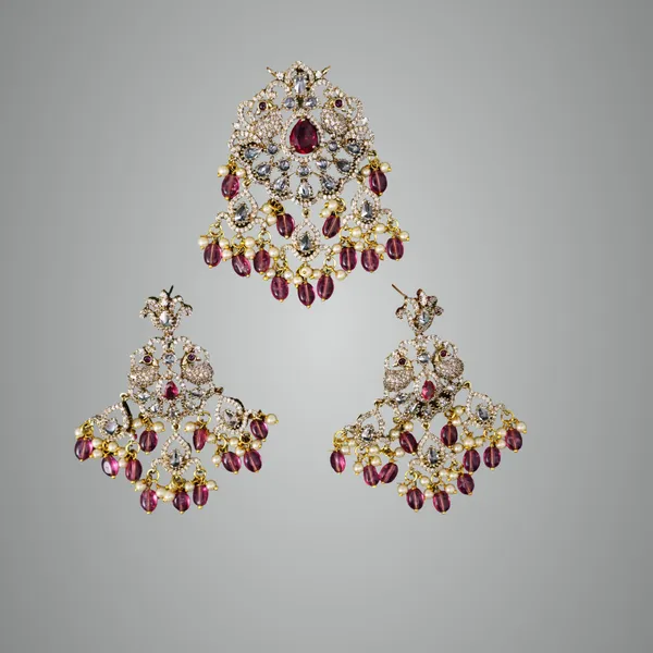 Red_Premium_Metal_Pendant_Set_For_Women