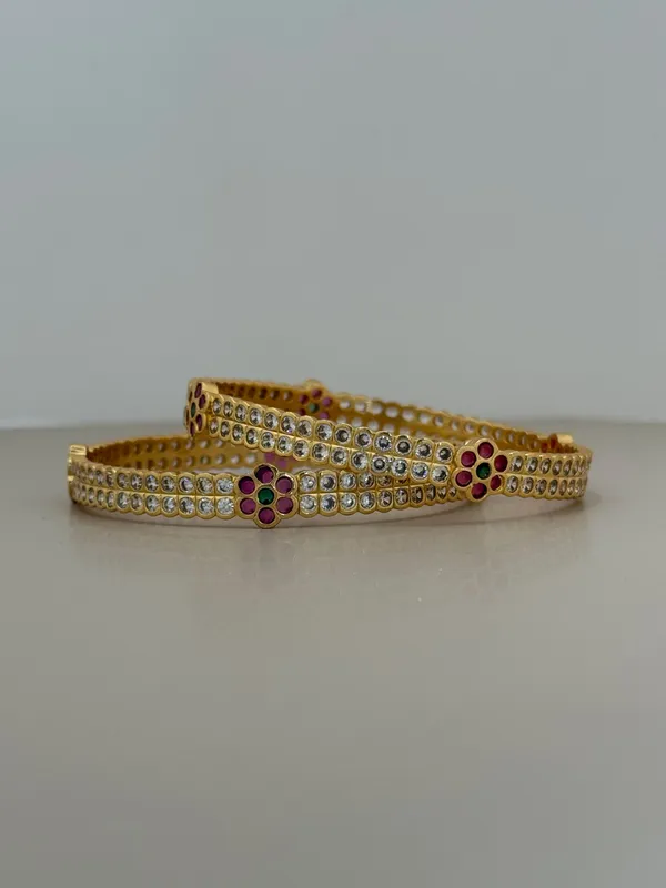 Gold_Premium_Metal_Bangles_For_Women
