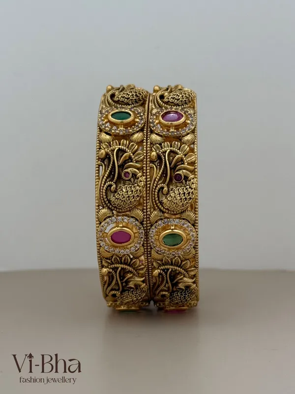 Gold_Premium_Metal_Bangles_For_Women