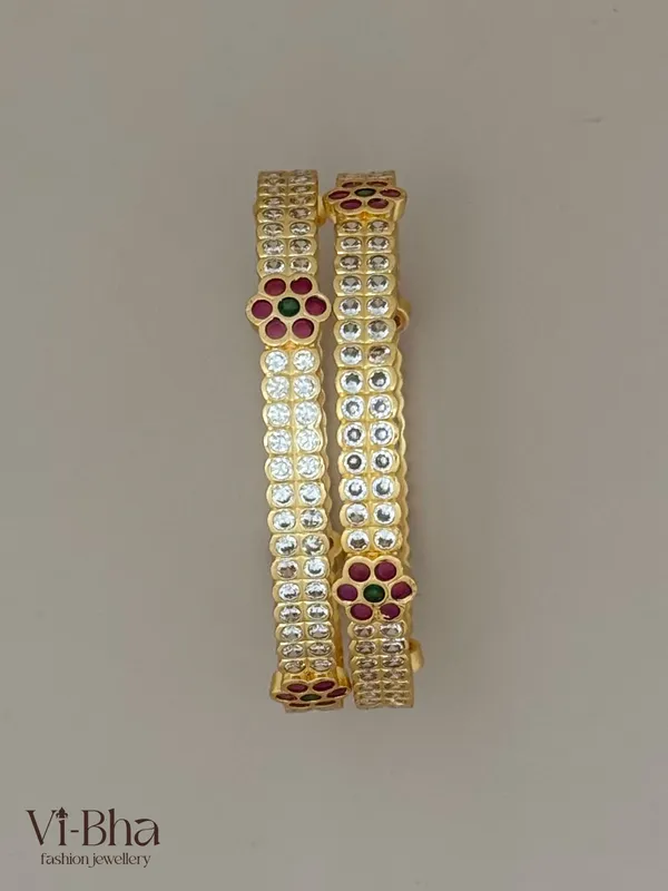 Gold_Premium_Metal_Bangles_For_Women
