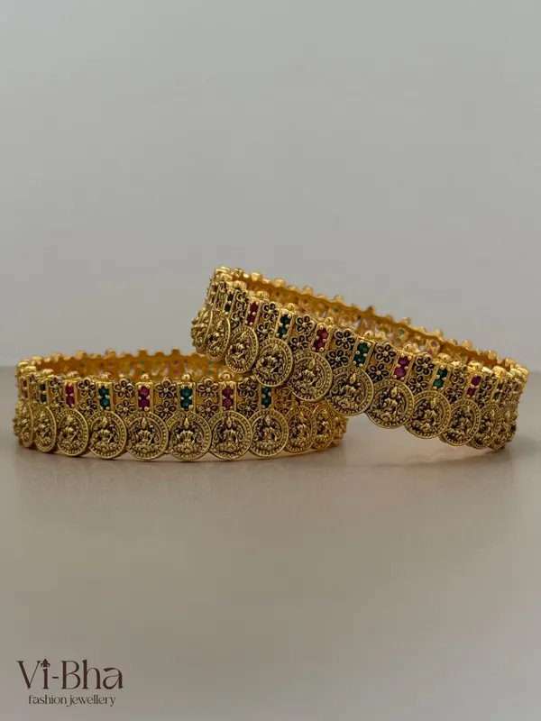 Gold_Premium_Metal_Bangles_For_Women
