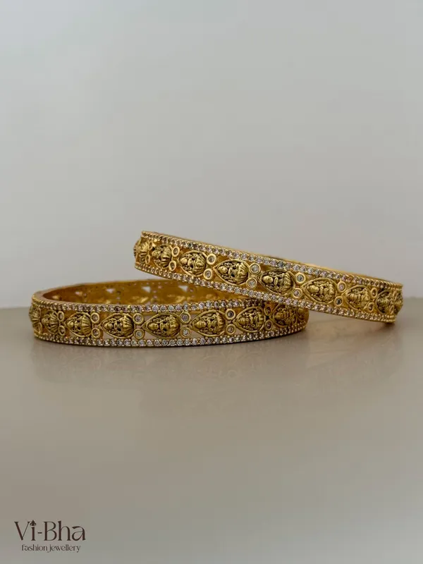 Gold_Premium_Metal_Bangles_For_Women