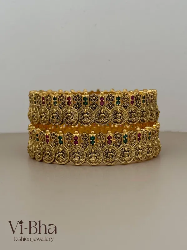 Gold_Premium_Metal_Bangles_For_Women