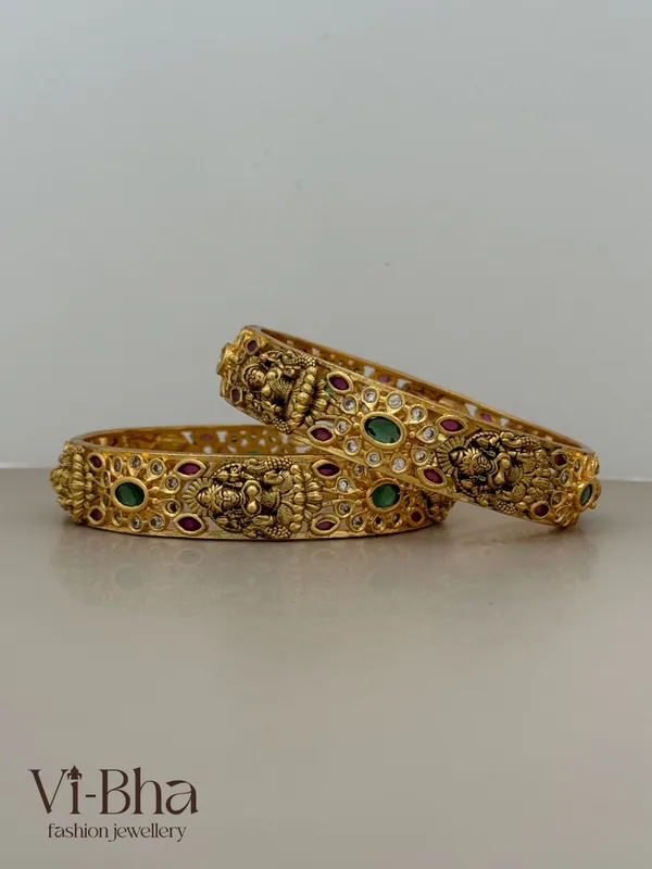 Gold_Premium_Metal_Bangles_For_Women