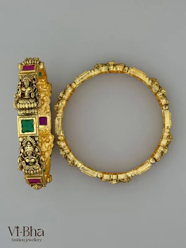 Gold_Premium_Metal_Bangles_For_Women
