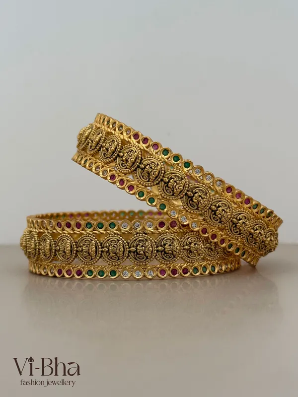 Gold_Premium_Metal_Bangles_For_Women