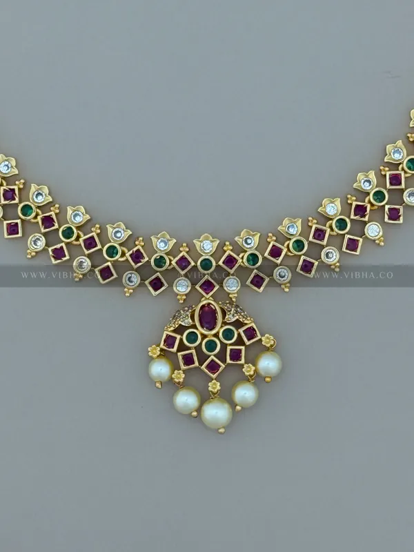 Gold_Premium_Metal_Necklace_Set_For_Women