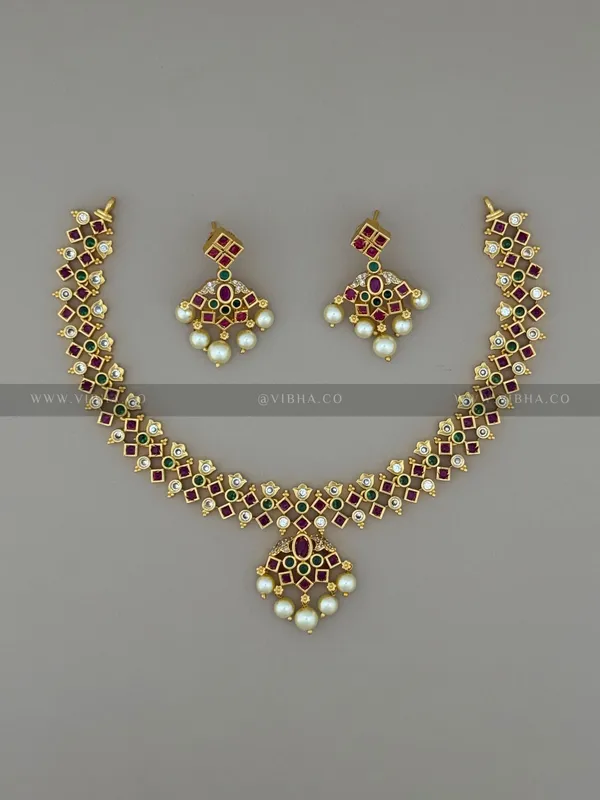 Gold_Premium_Metal_Necklace_Set_For_Women