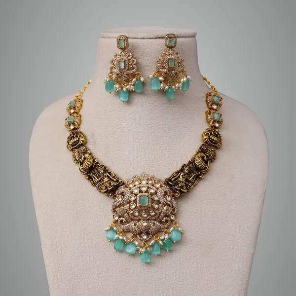 Gold_Premium_Metal_Necklace_Set_For_Women
