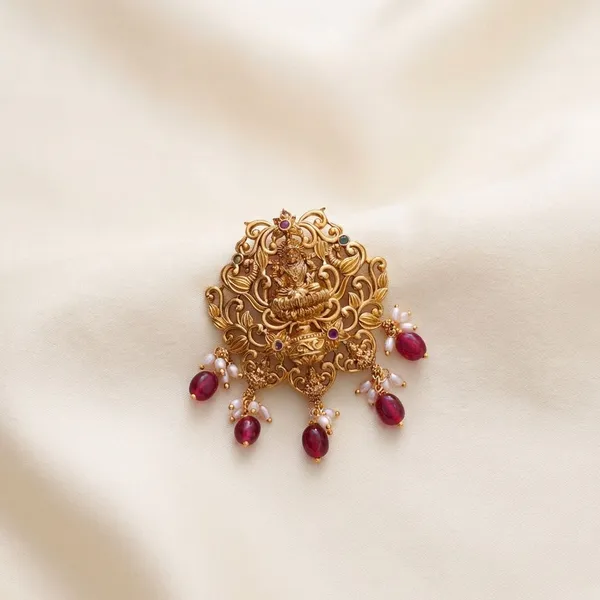 Gold_Premium_Metal_Pendant_Set_For_Women