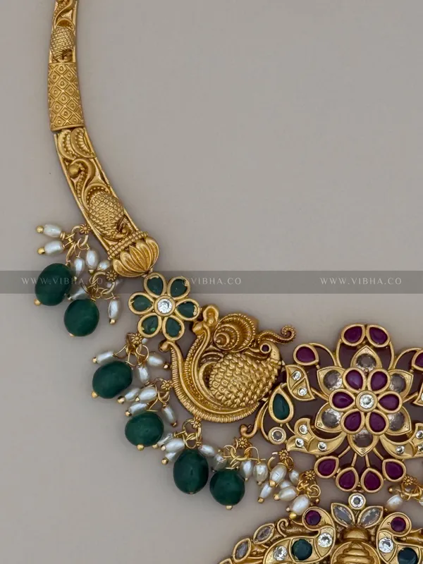 Premium_Metal_Necklace_Set_For_Women