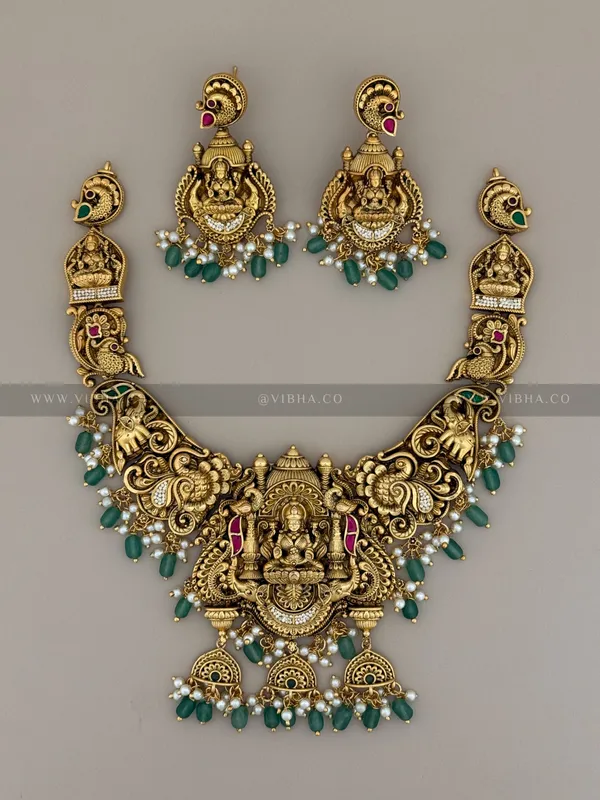 Premium_Metal_Necklace_Set_For_Women