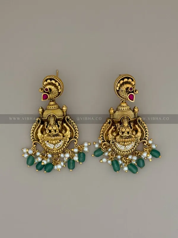 Premium_Metal_Necklace_Set_For_Women
