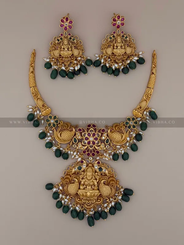 Premium_Metal_Necklace_Set_For_Women