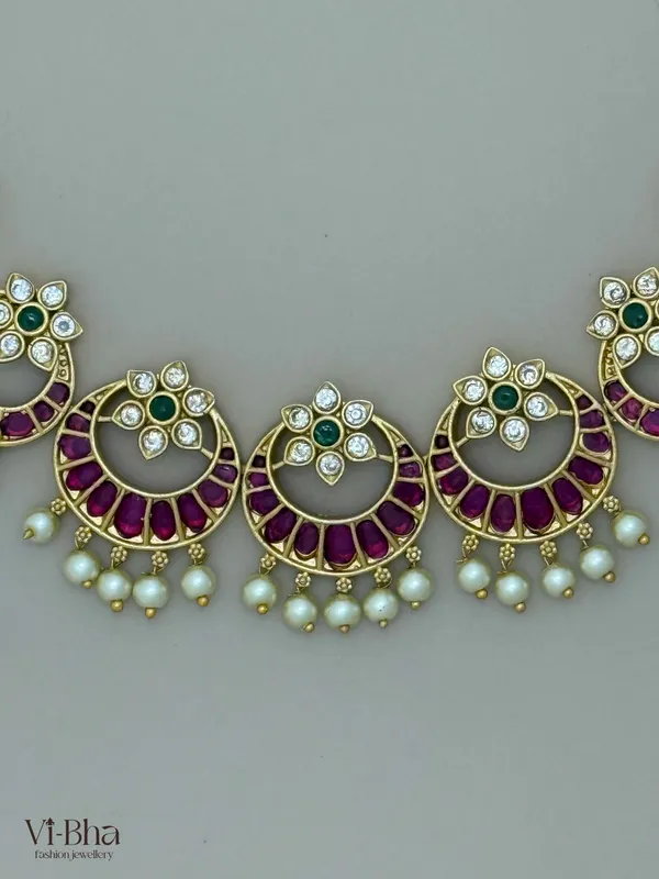 Premium_metal_necklace_set_for_women