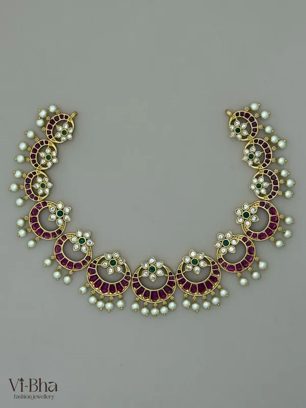 Premium_metal_necklace_set_for_women