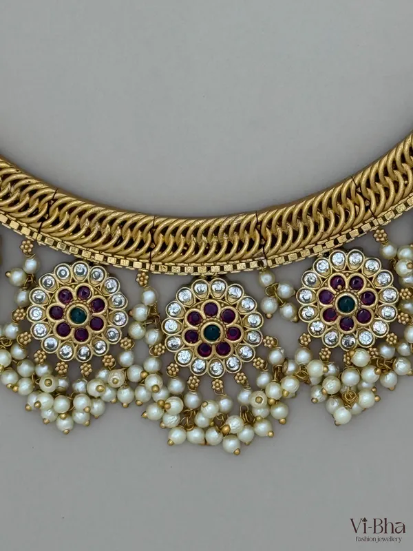 Premium_metal_necklace_set_for_women