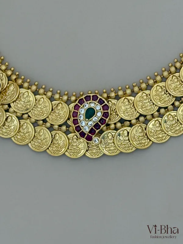 Premium_metal_necklace_set_for_women